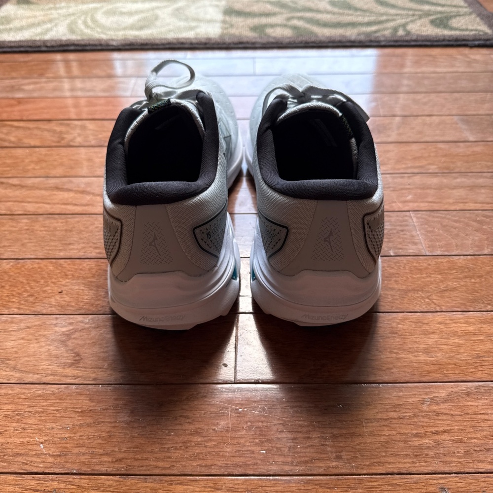 Shoes - Picture 2 of 4